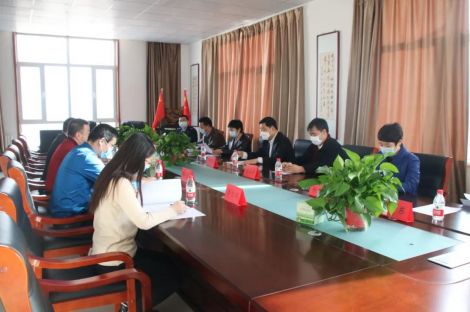 國家稅務(wù)總局內(nèi)蒙古自治區(qū)稅務(wù)局黨委委員、副局長李其斗一行赴東新農(nóng)業(yè)考察